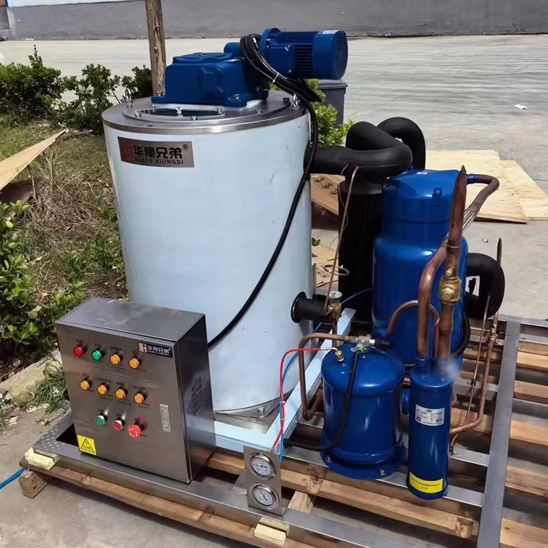 3噸不銹鋼片冰機(jī)交付河南某食品廠