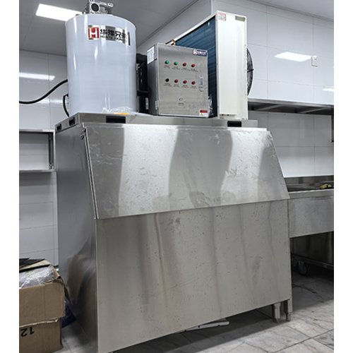 1噸片冰機(jī)交付成都鹵肉加工廠